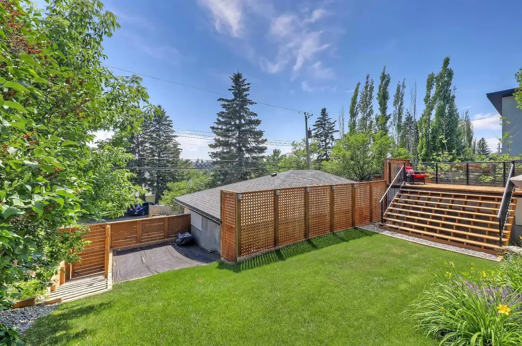 159 Rosery Drive NW Calgary AB T2K 1L8
