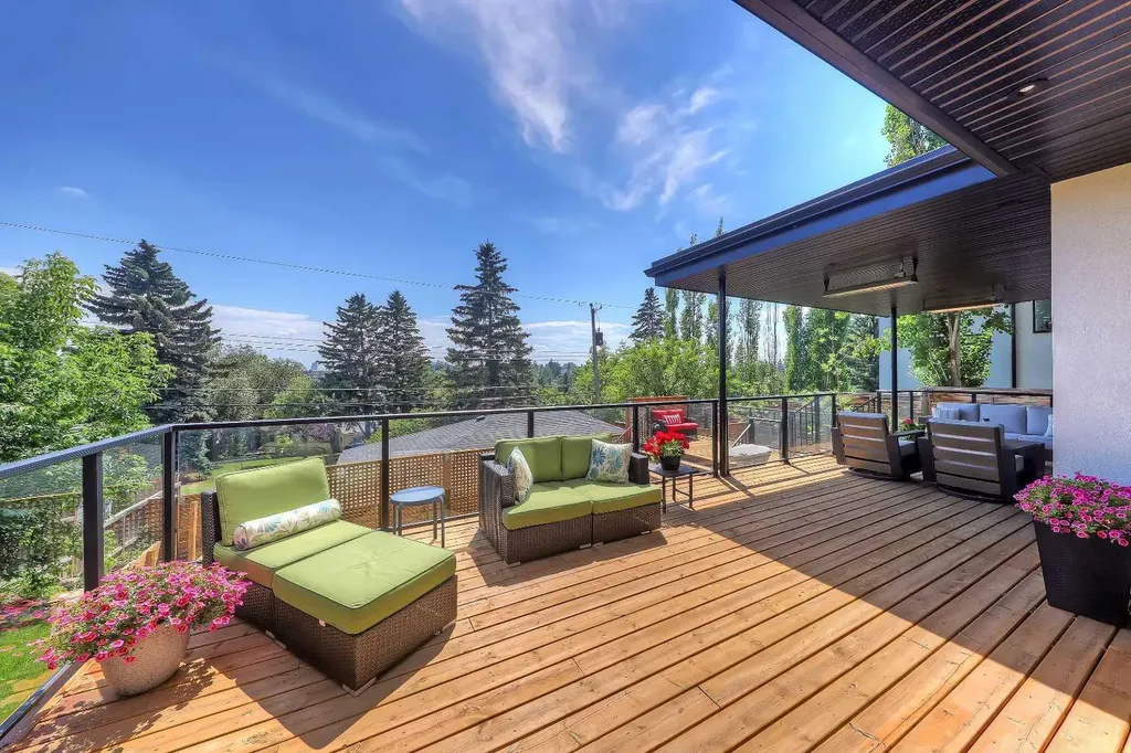 159 Rosery Drive NW Calgary AB T2K 1L8