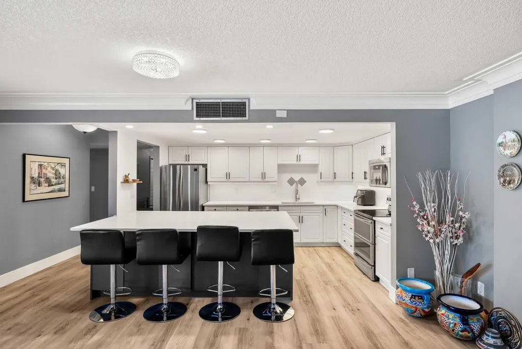 2425 90 Avenue SW Calgary AB T2V4X8