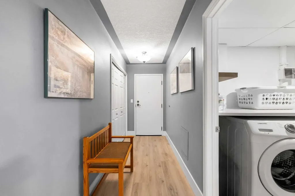 2425 90 Avenue SW Calgary AB T2V4X8