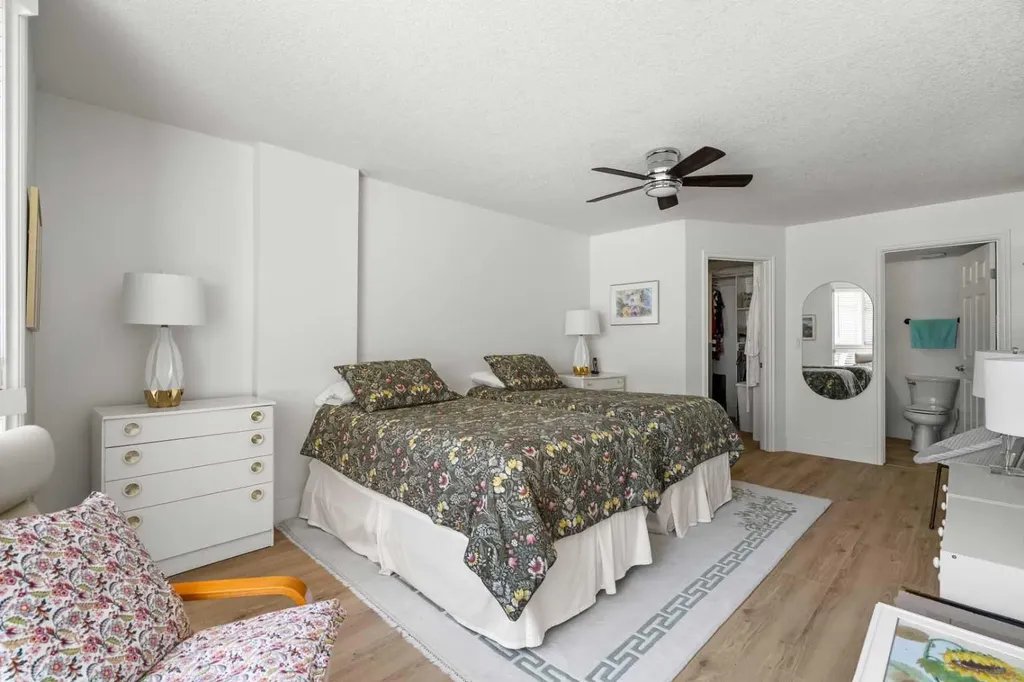 2425 90 Avenue SW Calgary AB T2V4X8