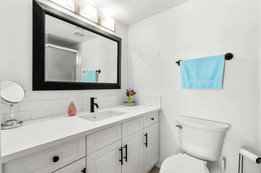 2425 90 Avenue SW Calgary AB T2V4X8