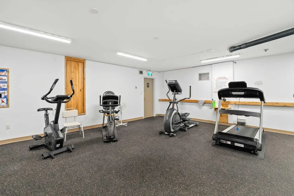 2425 90 Avenue SW Calgary AB T2V4X8