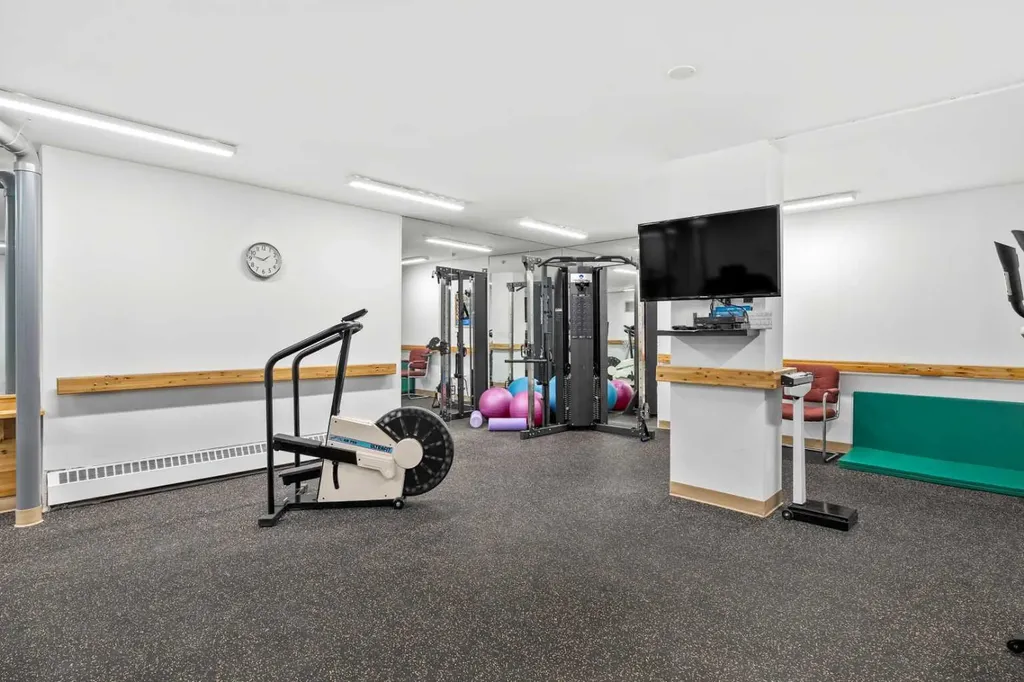 2425 90 Avenue SW Calgary AB T2V4X8