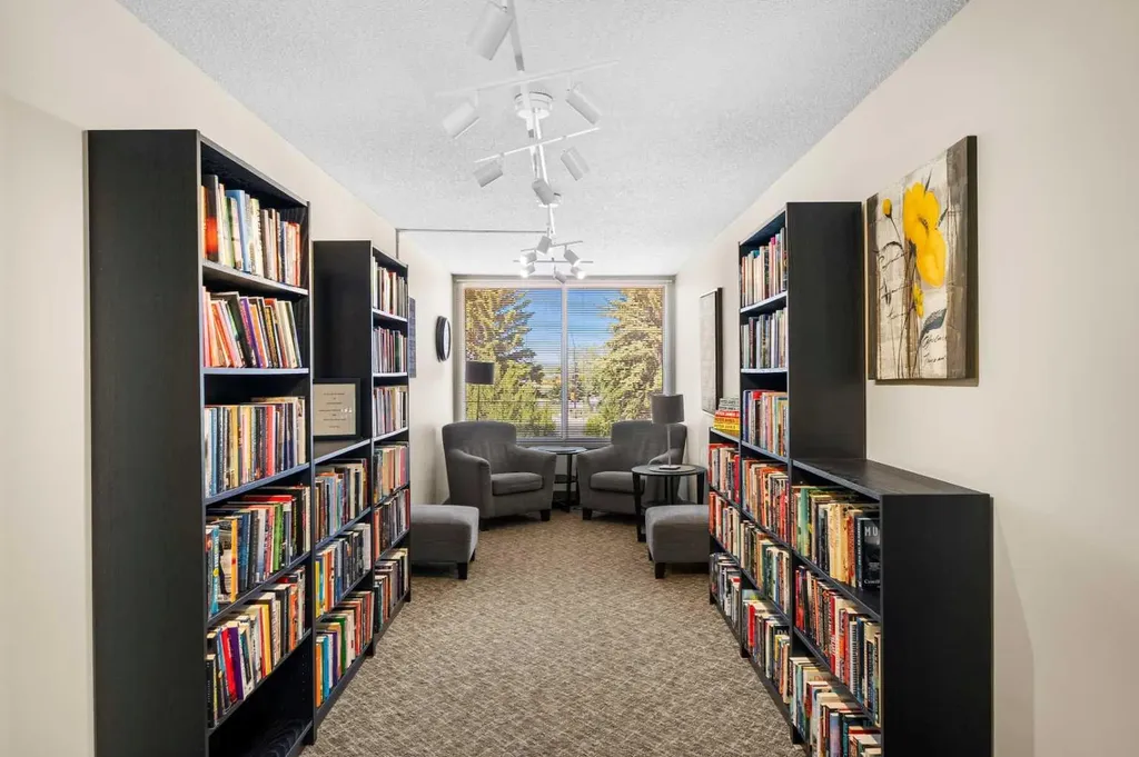 2425 90 Avenue SW Calgary AB T2V4X8