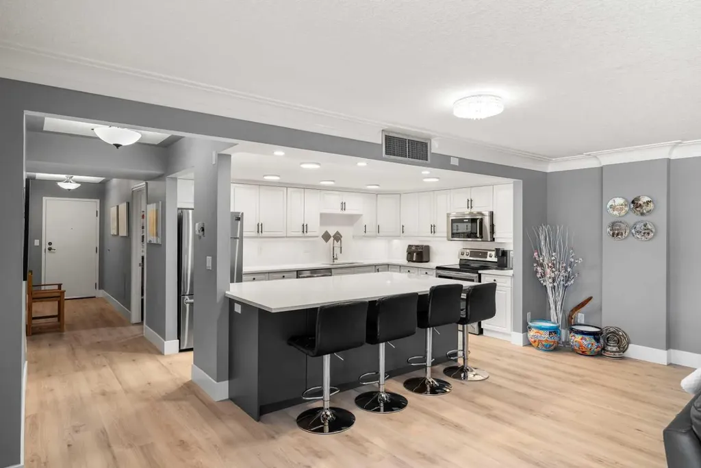 2425 90 Avenue SW Calgary AB T2V4X8