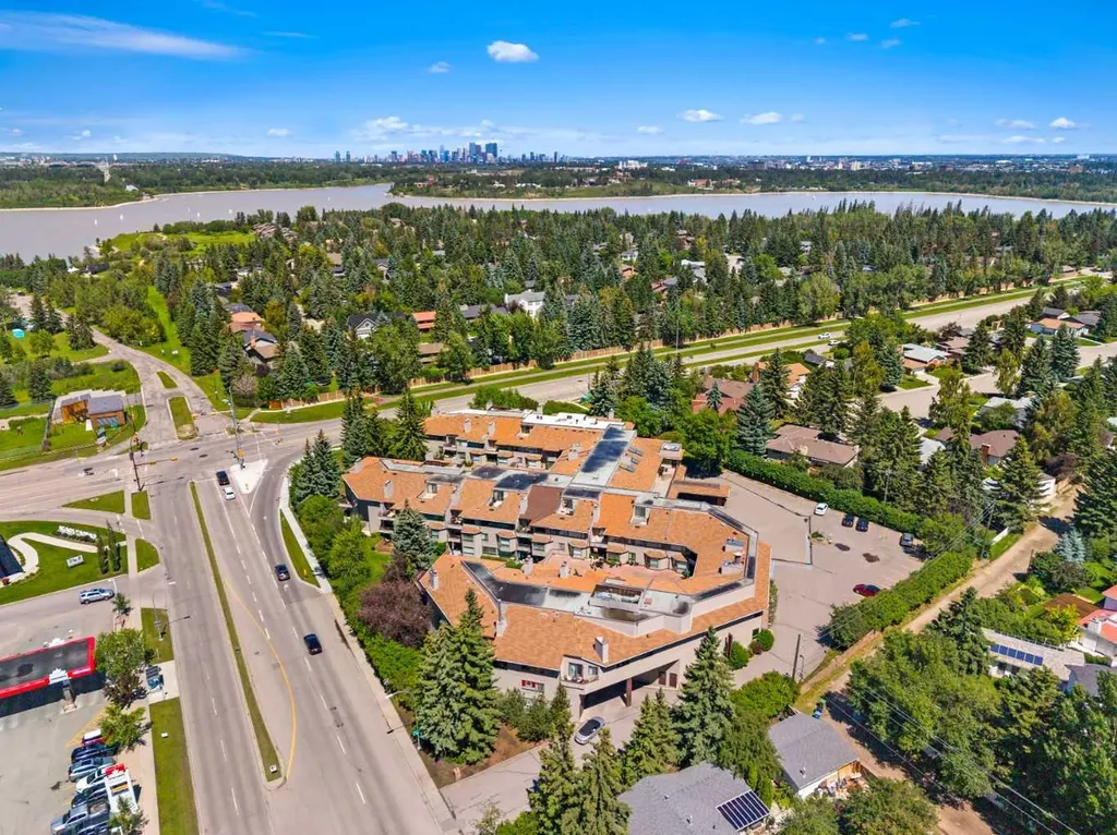 2425 90 Avenue SW Calgary AB T2V4X8