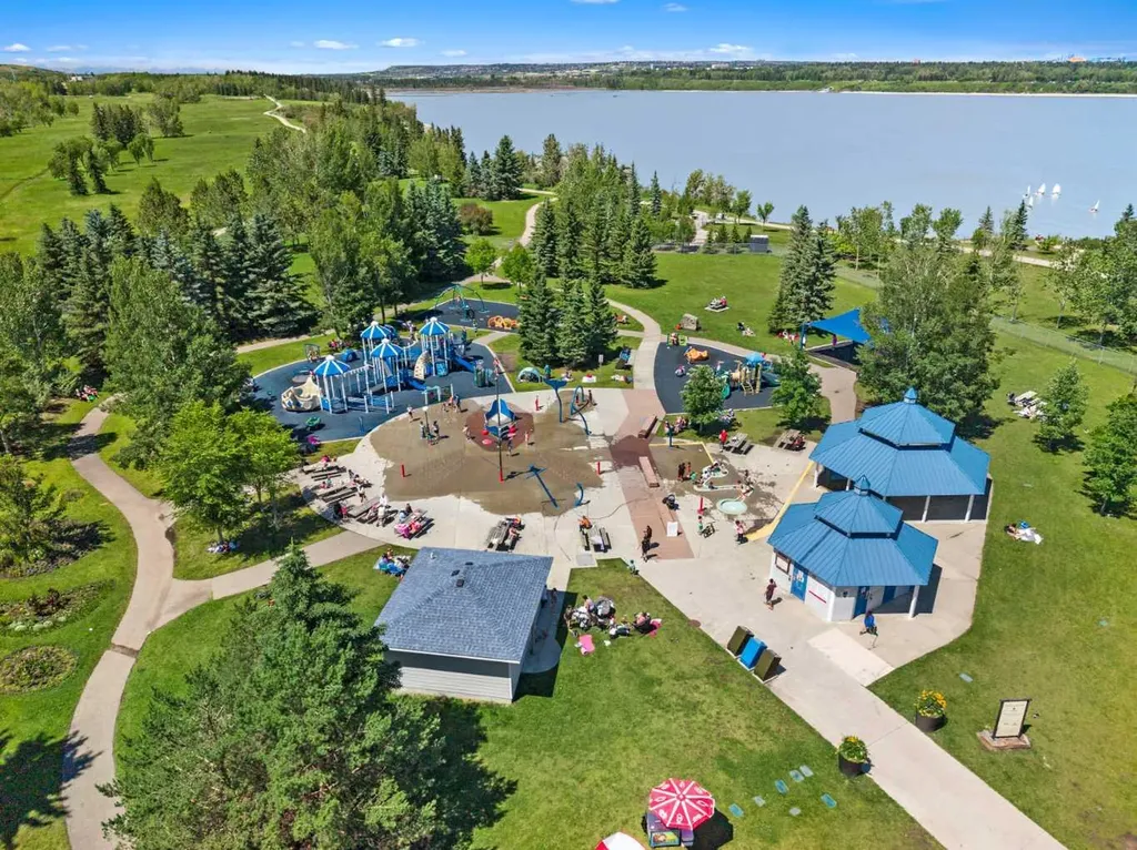 2425 90 Avenue SW Calgary AB T2V4X8