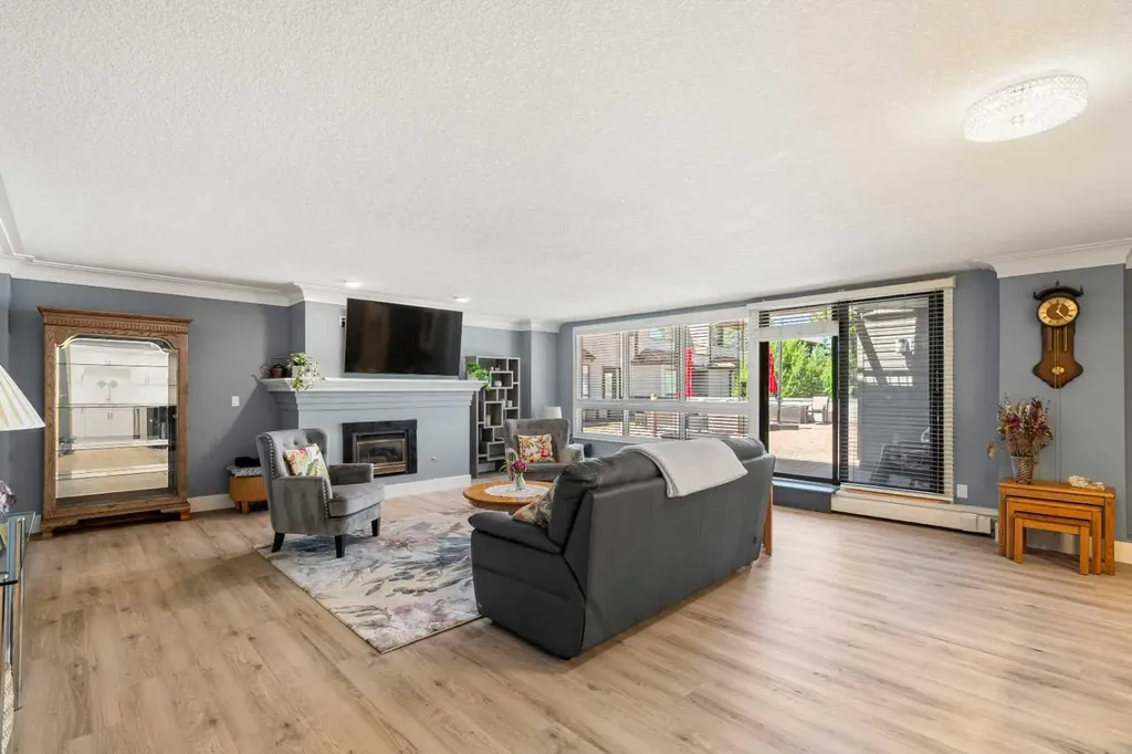 2425 90 Avenue SW Calgary AB T2V4X8