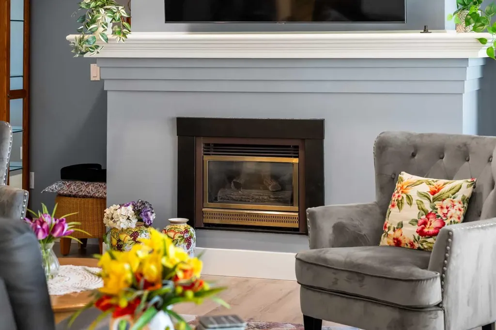 2425 90 Avenue SW Calgary AB T2V4X8