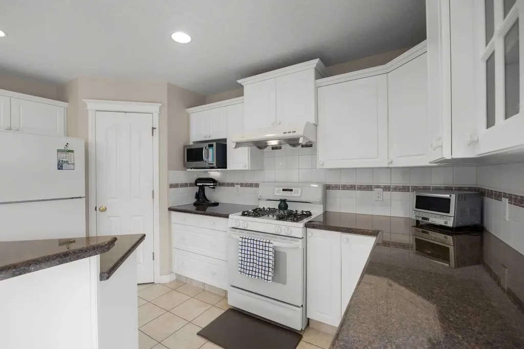 10413 Hamptons Boulevard NW Calgary AB T3A 6A3