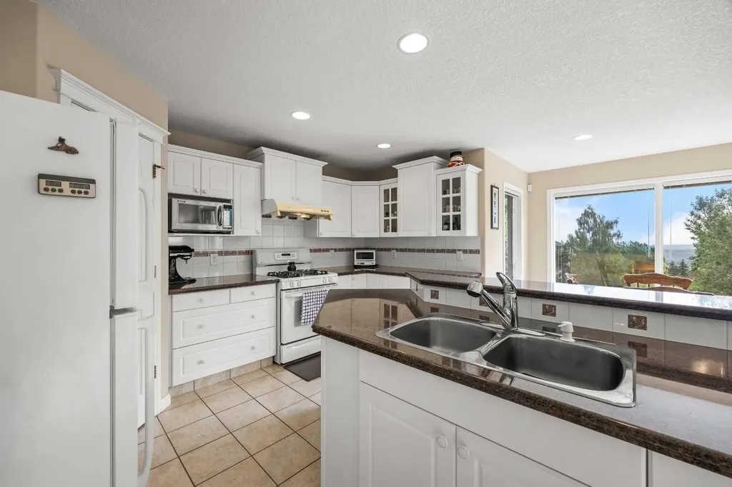 10413 Hamptons Boulevard NW Calgary AB T3A 6A3