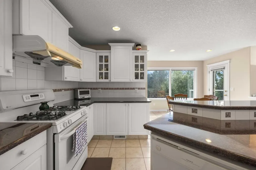 10413 Hamptons Boulevard NW Calgary AB T3A 6A3