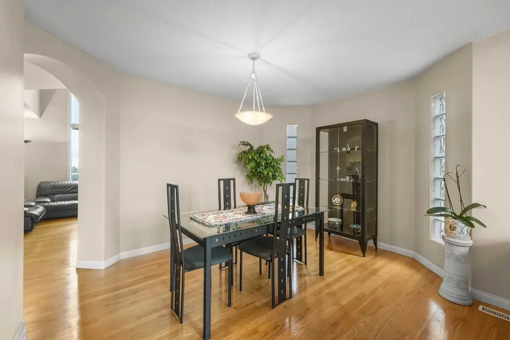 10413 Hamptons Boulevard NW Calgary AB T3A 6A3
