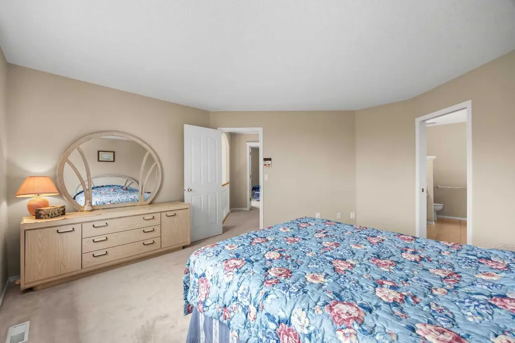 10413 Hamptons Boulevard NW Calgary AB T3A 6A3