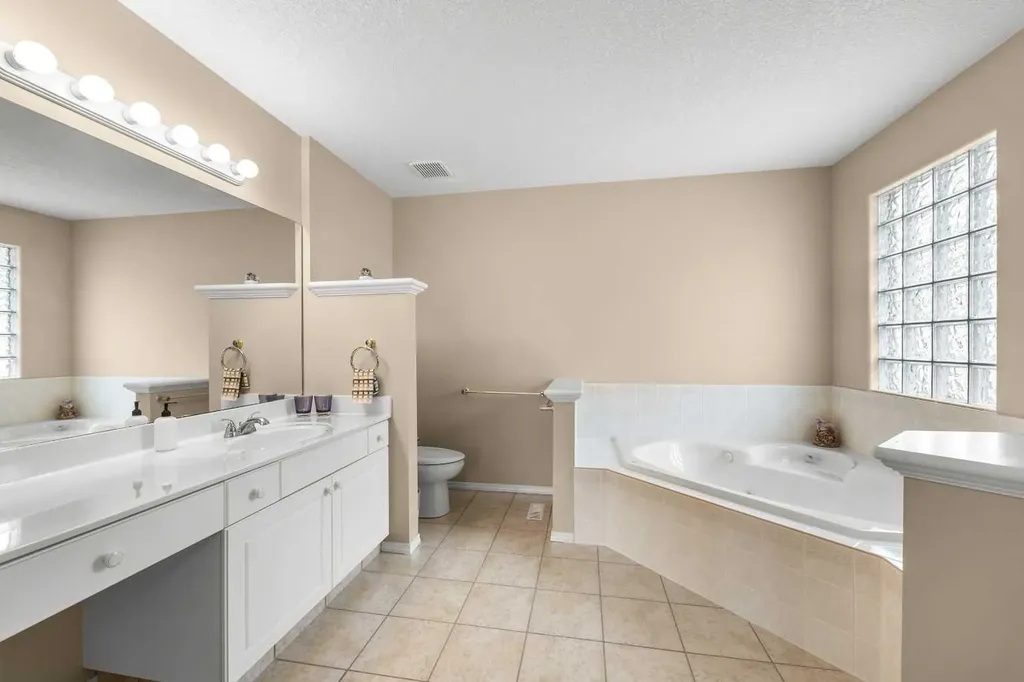 10413 Hamptons Boulevard NW Calgary AB T3A 6A3