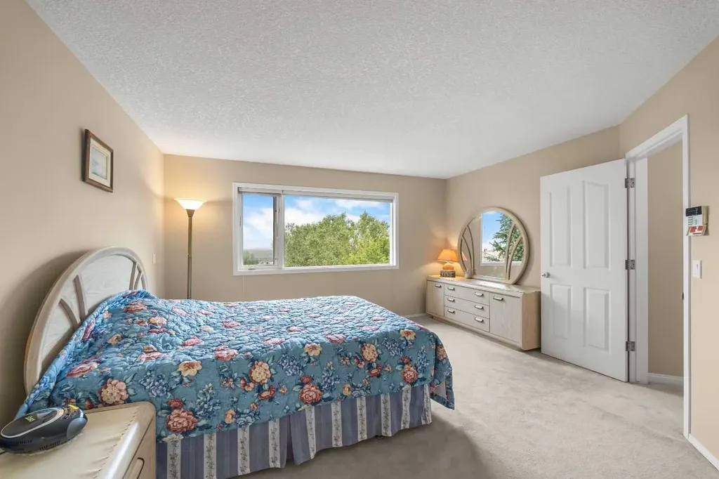10413 Hamptons Boulevard NW Calgary AB T3A 6A3