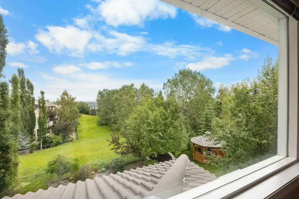 10413 Hamptons Boulevard NW Calgary AB T3A 6A3