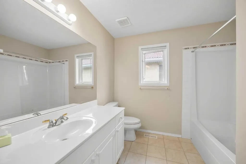 10413 Hamptons Boulevard NW Calgary AB T3A 6A3