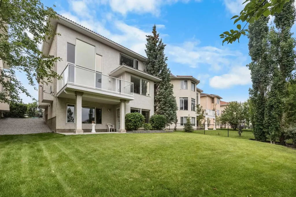 10413 Hamptons Boulevard NW Calgary AB T3A 6A3