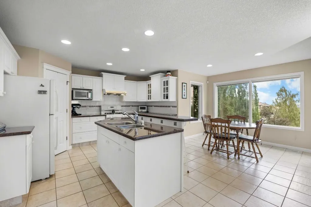 10413 Hamptons Boulevard NW Calgary AB T3A 6A3