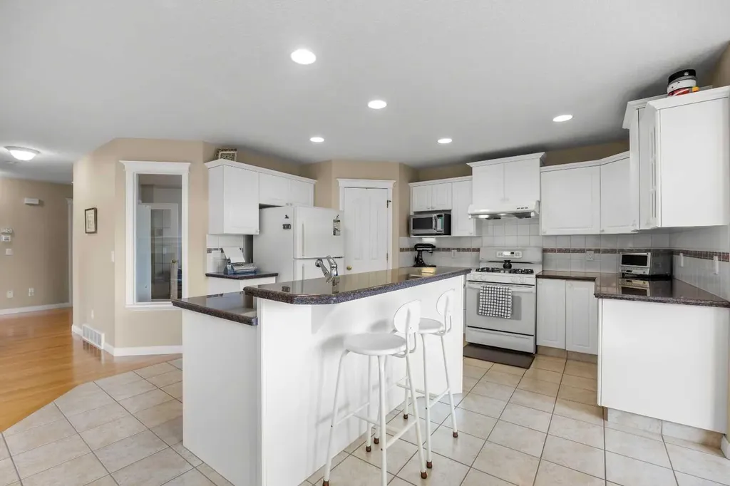 10413 Hamptons Boulevard NW Calgary AB T3A 6A3