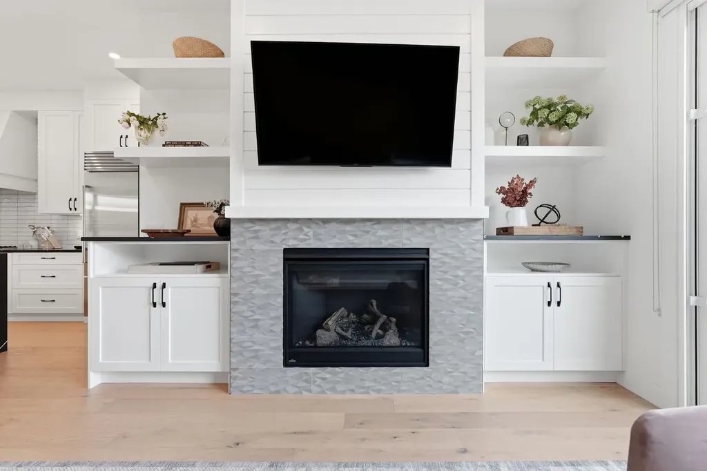 736 35 Street NW Calgary AB T2N 2Z5