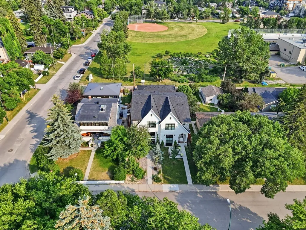 736 35 Street NW Calgary AB T2N 2Z5