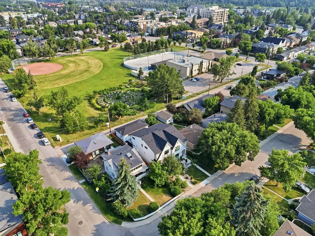 736 35 Street NW Calgary AB T2N 2Z5