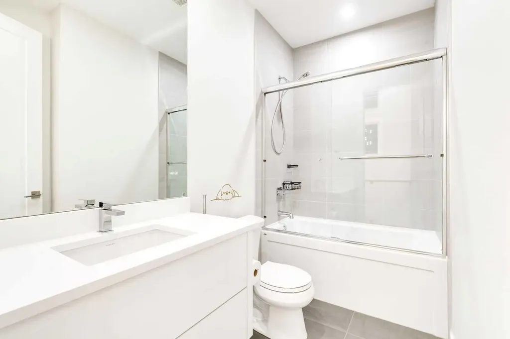 2039 44 Avenue SW Calgary AB T2T 2N9