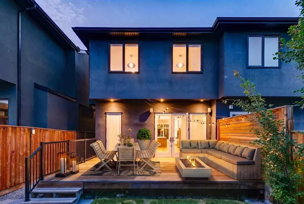 2039 44 Avenue SW Calgary AB T2T 2N9