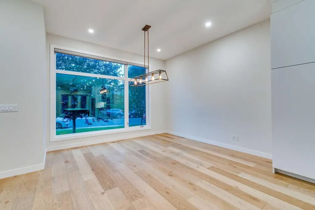 2039 44 Avenue SW Calgary AB T2T 2N9