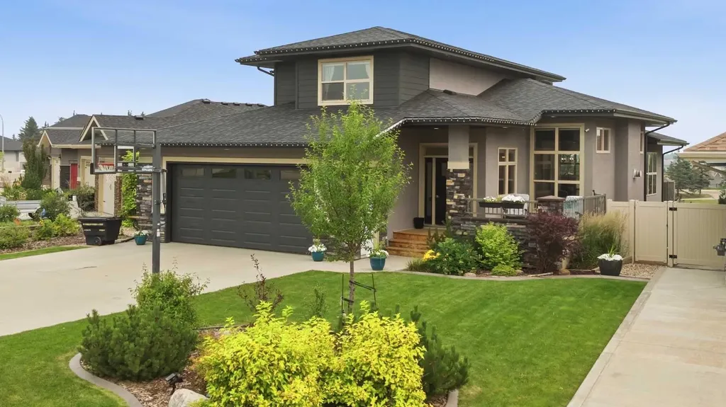 1 Meadow Close Lacombe AB T4L 0J1