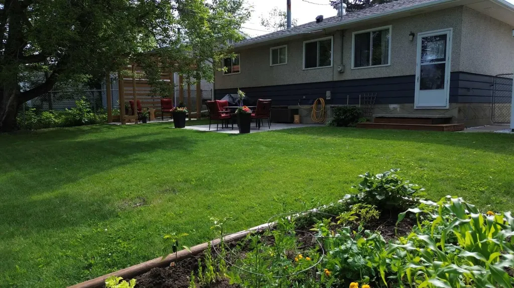 8803 98 Street Grande Prairie AB T8v2C9