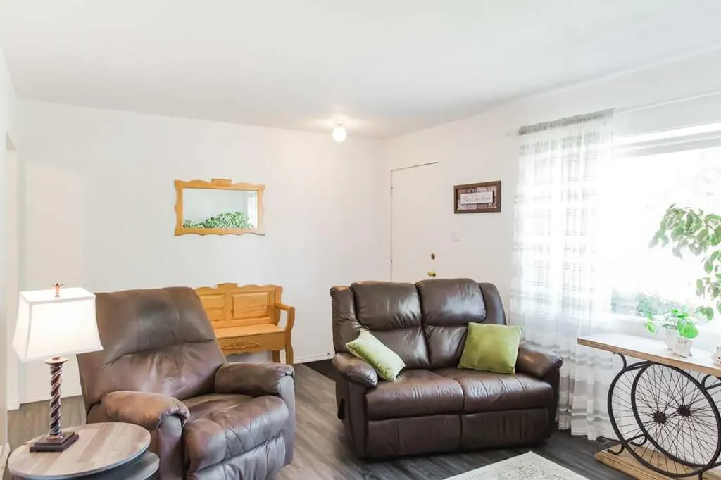 8803 98 Street Grande Prairie AB T8v2C9