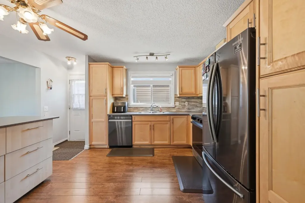 4 Fallswater Road NE Calgary AB T3J1B1