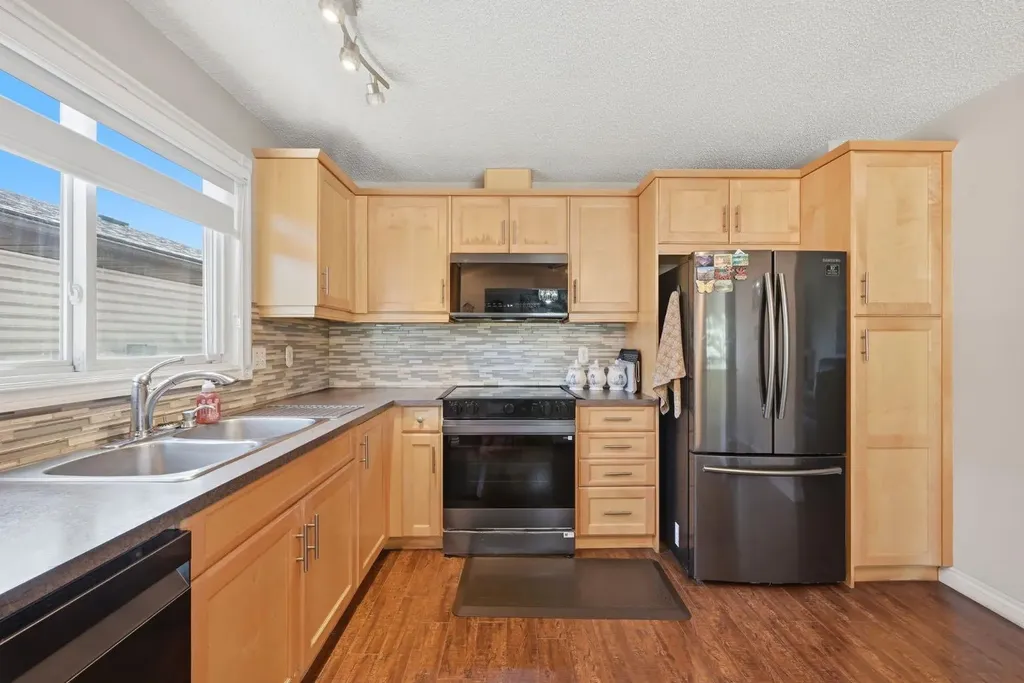 4 Fallswater Road NE Calgary AB T3J1B1