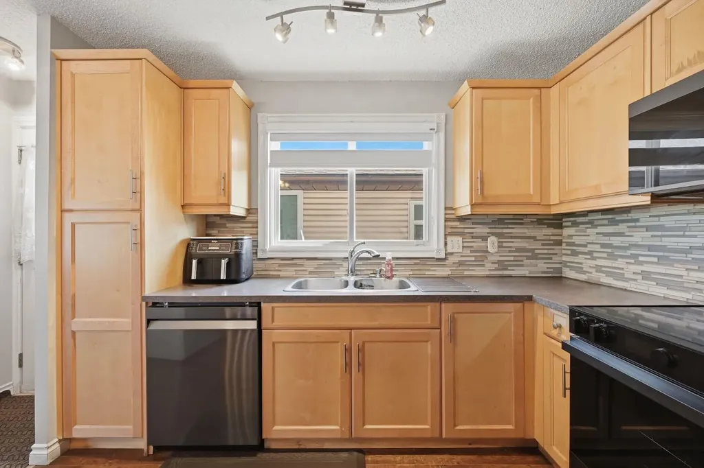 4 Fallswater Road NE Calgary AB T3J1B1