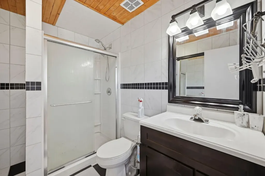 4 Fallswater Road NE Calgary AB T3J1B1