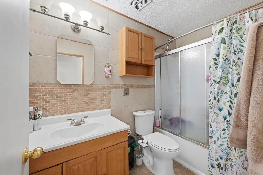 4 Fallswater Road NE Calgary AB T3J1B1