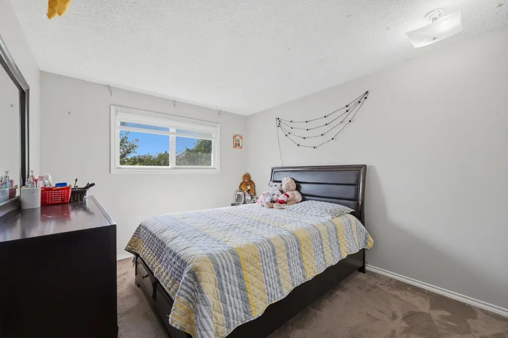 4 Fallswater Road NE Calgary AB T3J1B1