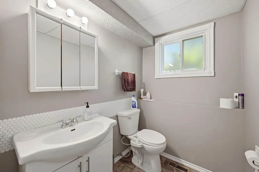 4 Fallswater Road NE Calgary AB T3J1B1