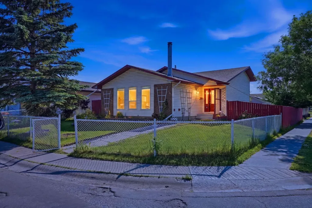 4 Fallswater Road NE Calgary AB T3J1B1