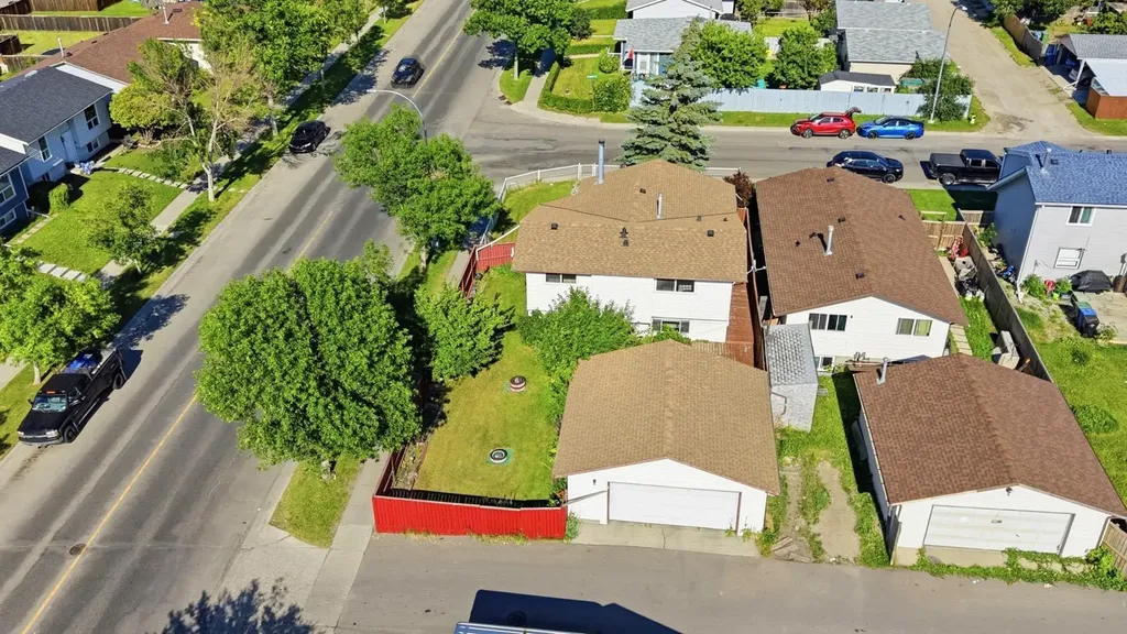4 Fallswater Road NE Calgary AB T3J1B1