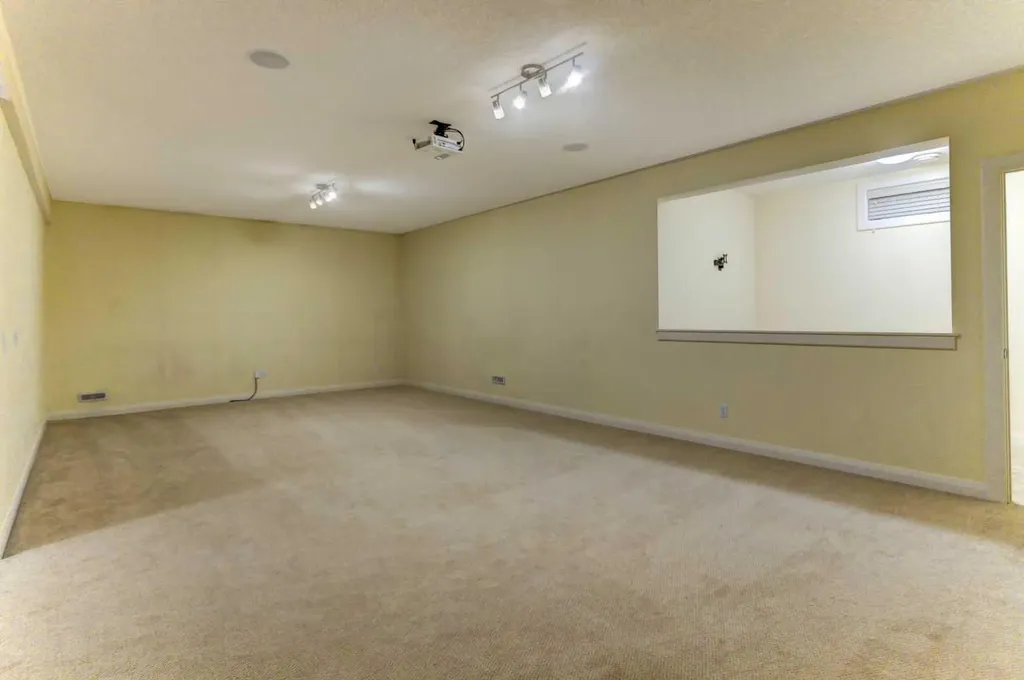 406 Silverado Boulevard SW Calgary AB T2X 0N9