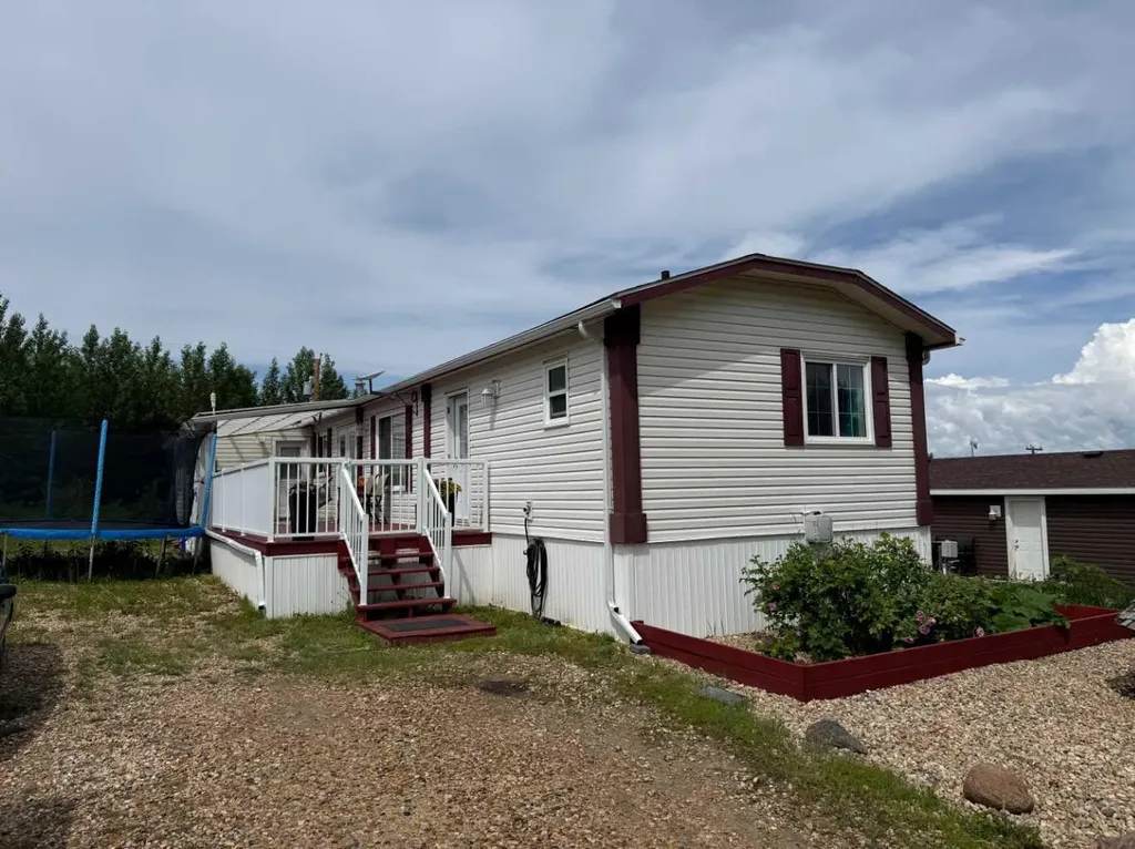 114 10 Street Canyon Creek AB T0G 0M0