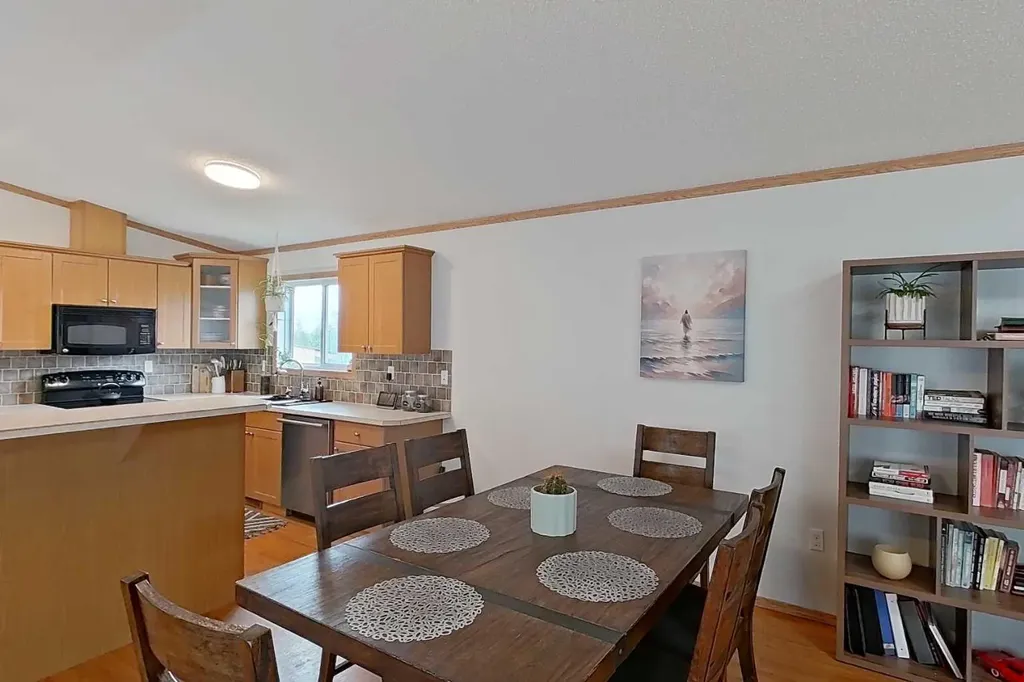 114 10 Street Canyon Creek AB T0G 0M0