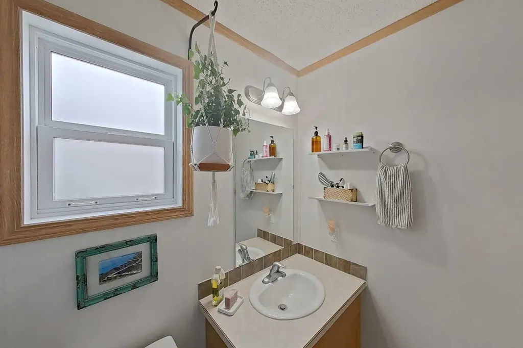 114 10 Street Canyon Creek AB T0G 0M0