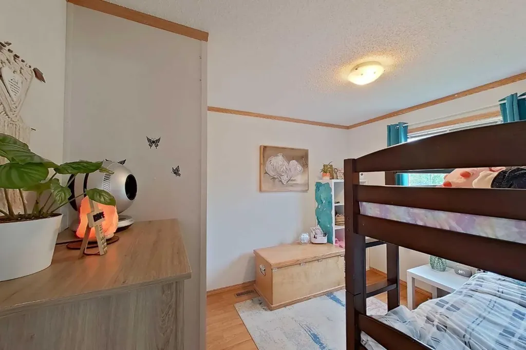 114 10 Street Canyon Creek AB T0G 0M0
