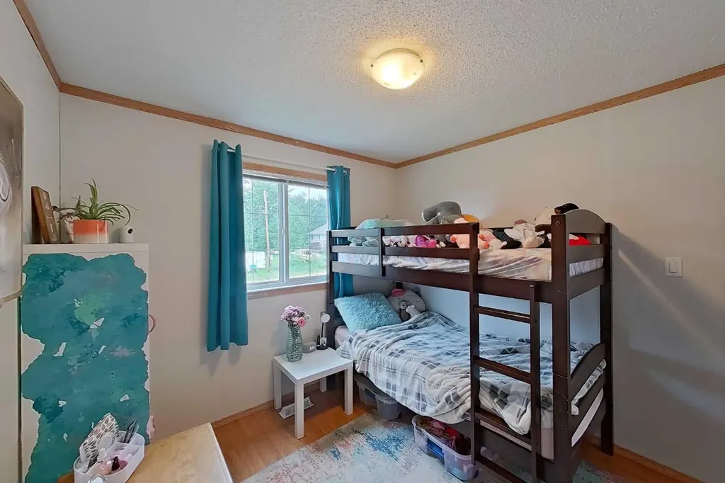 114 10 Street Canyon Creek AB T0G 0M0